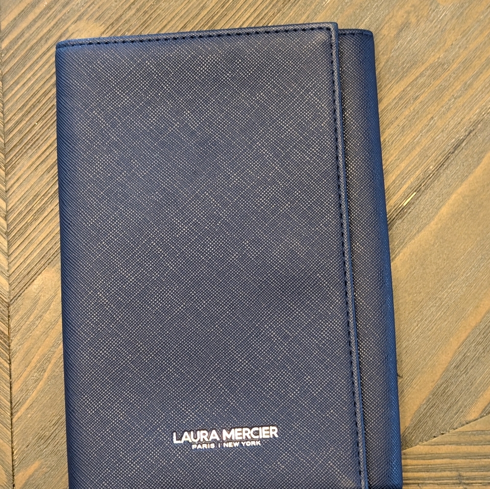 EUC Laura Mercier brush folder clutch